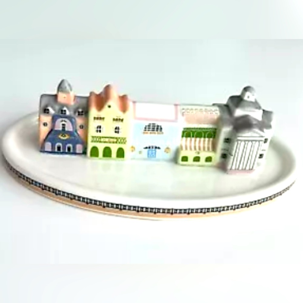 Disneyland Club 33 New Orleans Square Trinket Tray Highly Collectible. Like New